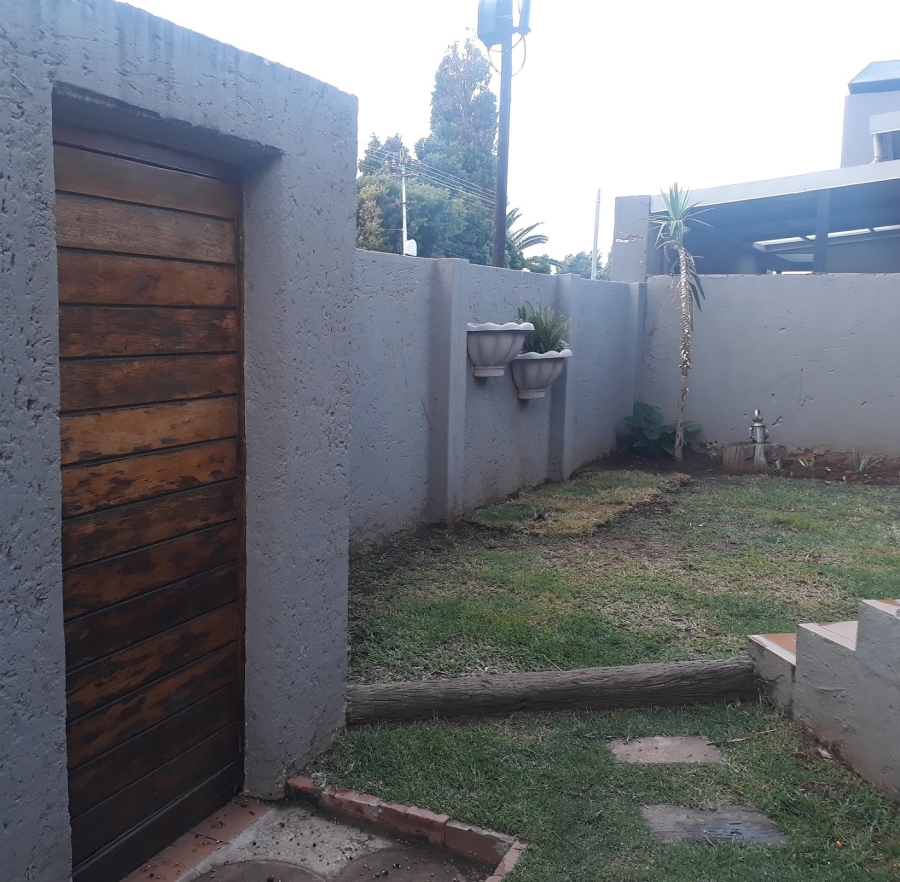 To Let 2 Bedroom Property for Rent in Albertville Gauteng