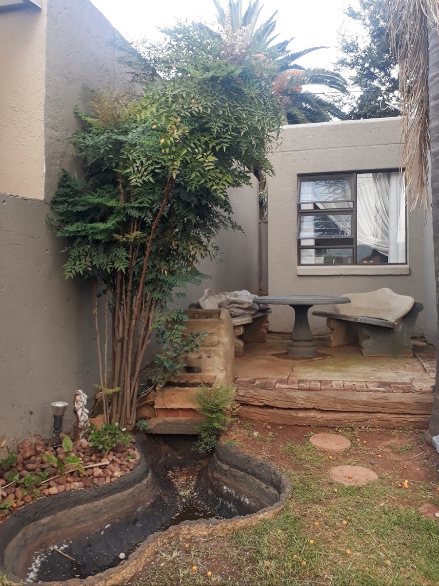 To Let 2 Bedroom Property for Rent in Albertville Gauteng
