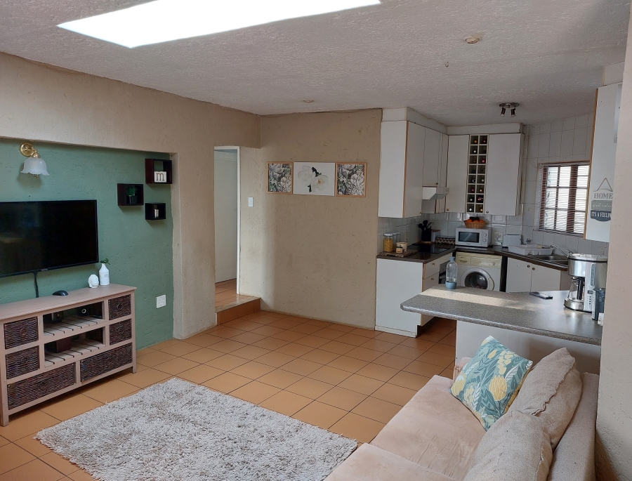 To Let 2 Bedroom Property for Rent in Albertville Gauteng