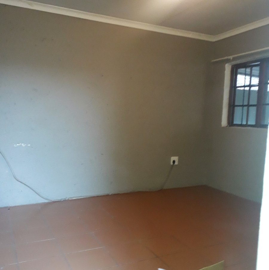 To Let 2 Bedroom Property for Rent in Albertville Gauteng