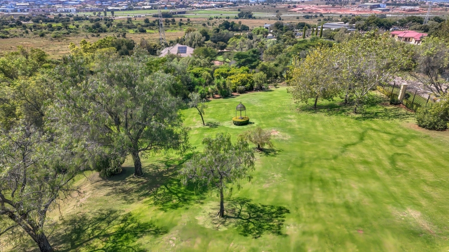 5 Bedroom Property for Sale in Cornwall Hill Gauteng