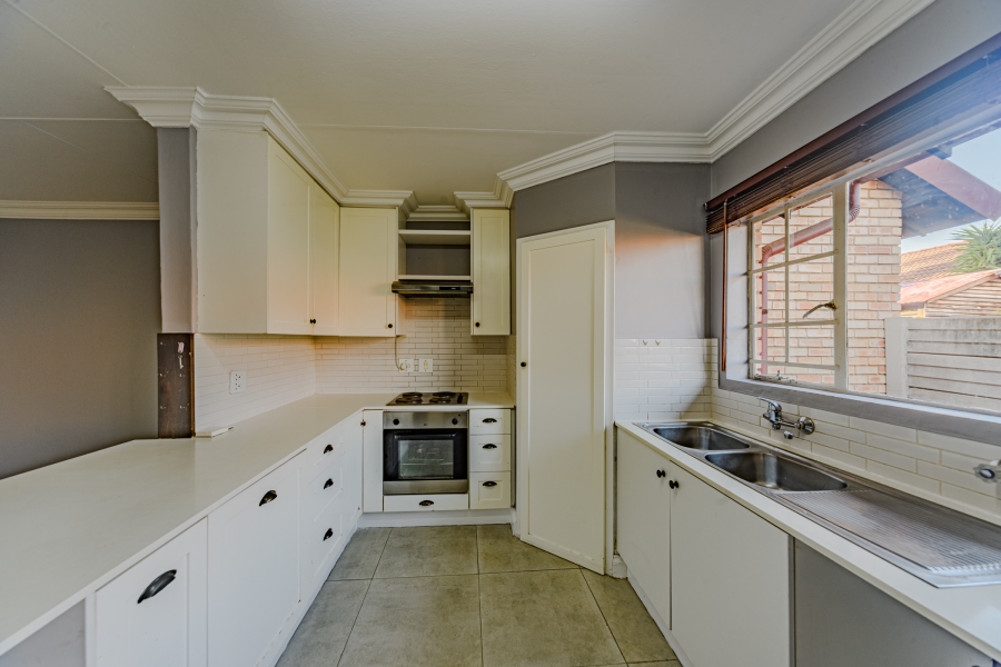 3 Bedroom Property for Sale in Erasmuskloof Gauteng
