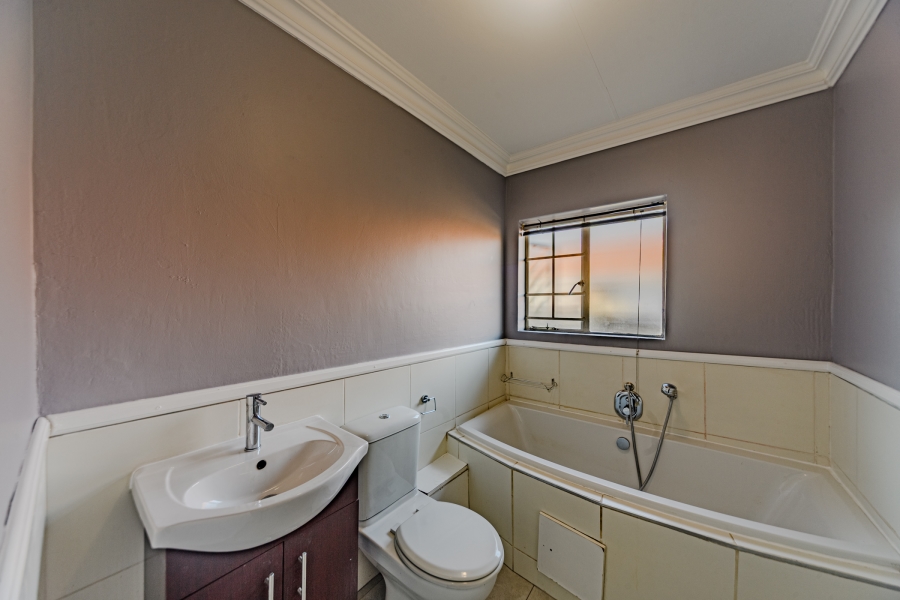 3 Bedroom Property for Sale in Erasmuskloof Gauteng