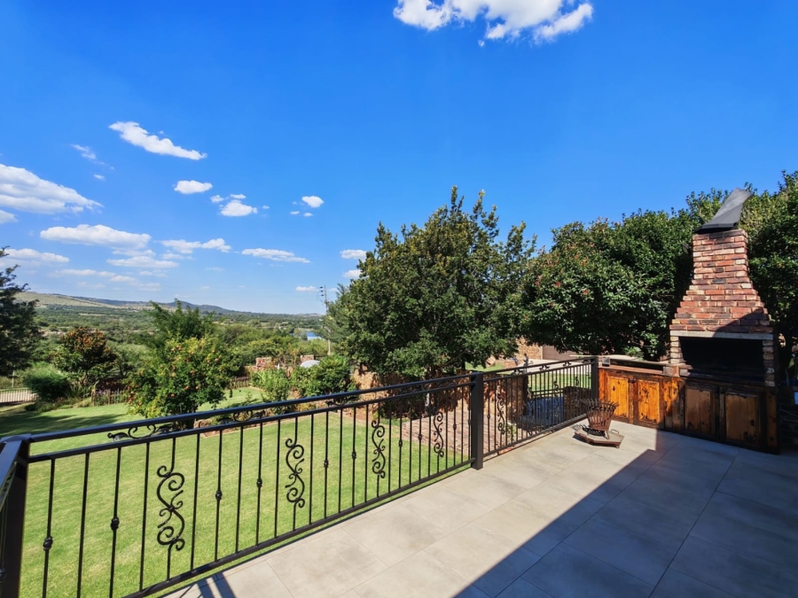 4 Bedroom Property for Sale in Vaaloewer Gauteng