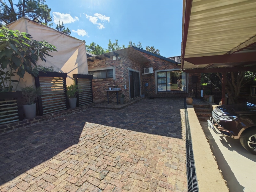 4 Bedroom Property for Sale in Vaaloewer Gauteng