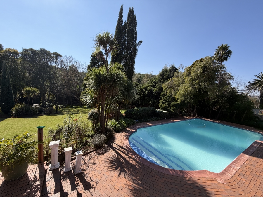 5 Bedroom Property for Sale in Mondeor Gauteng