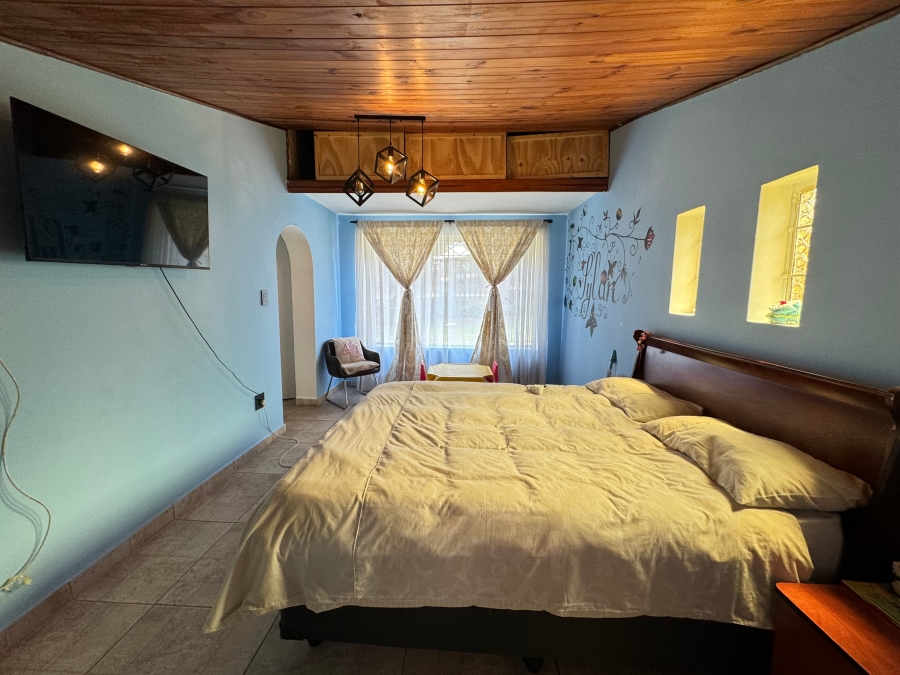 5 Bedroom Property for Sale in Mondeor Gauteng