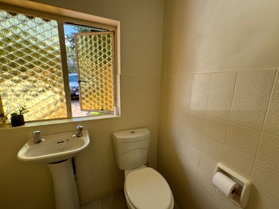 5 Bedroom Property for Sale in Mondeor Gauteng