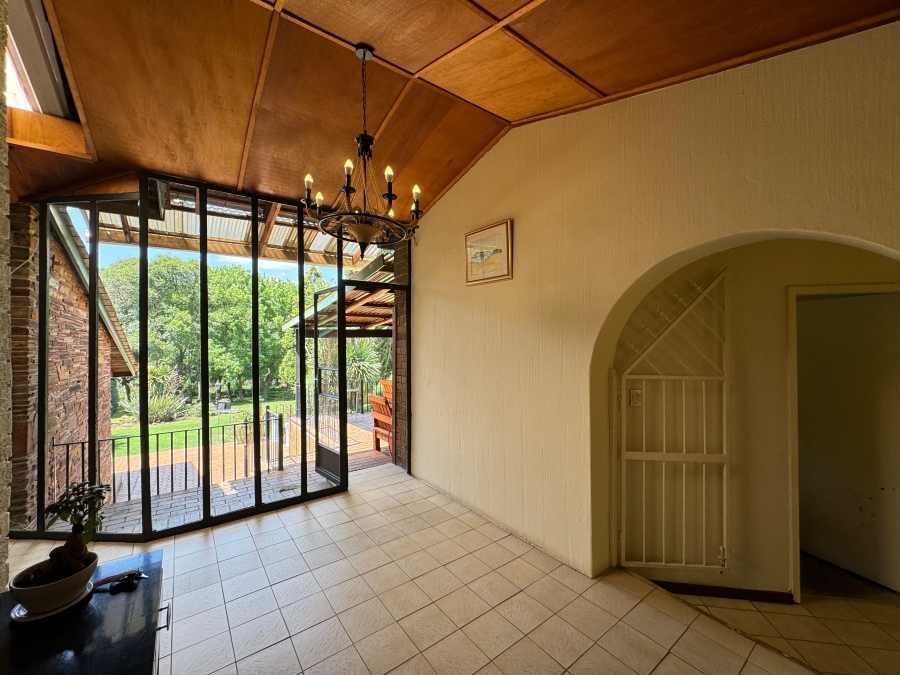 5 Bedroom Property for Sale in Mondeor Gauteng