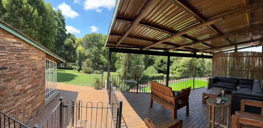 5 Bedroom Property for Sale in Mondeor Gauteng