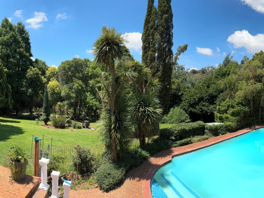 5 Bedroom Property for Sale in Mondeor Gauteng