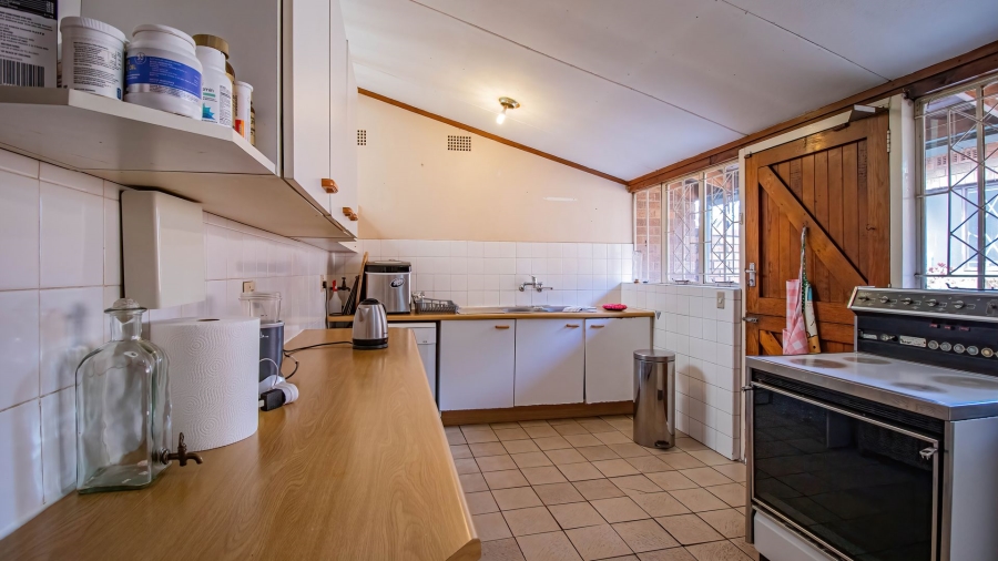 5 Bedroom Property for Sale in Mondeor Gauteng