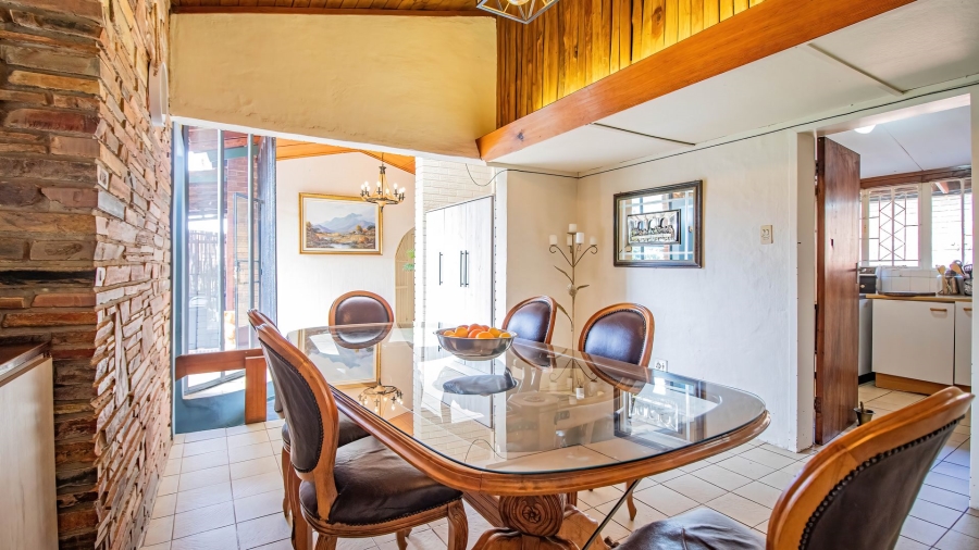 5 Bedroom Property for Sale in Mondeor Gauteng