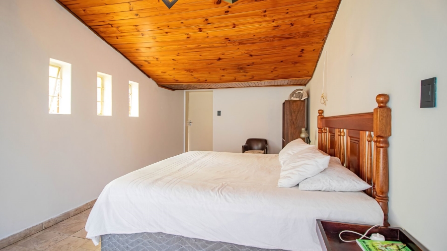 5 Bedroom Property for Sale in Mondeor Gauteng