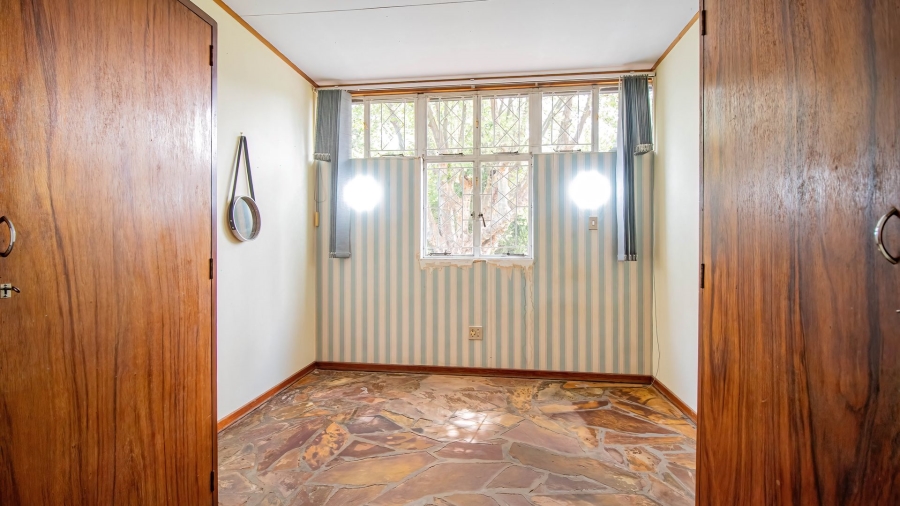 5 Bedroom Property for Sale in Mondeor Gauteng