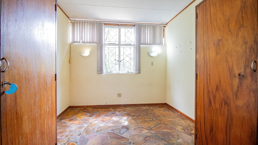 5 Bedroom Property for Sale in Mondeor Gauteng