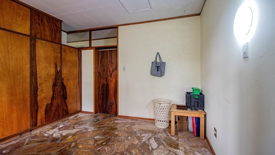 5 Bedroom Property for Sale in Mondeor Gauteng