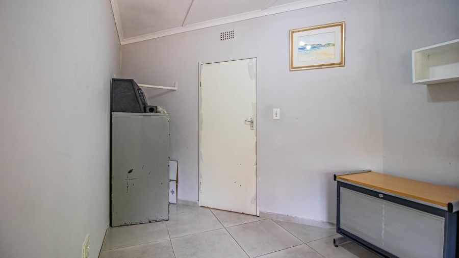 5 Bedroom Property for Sale in Mondeor Gauteng