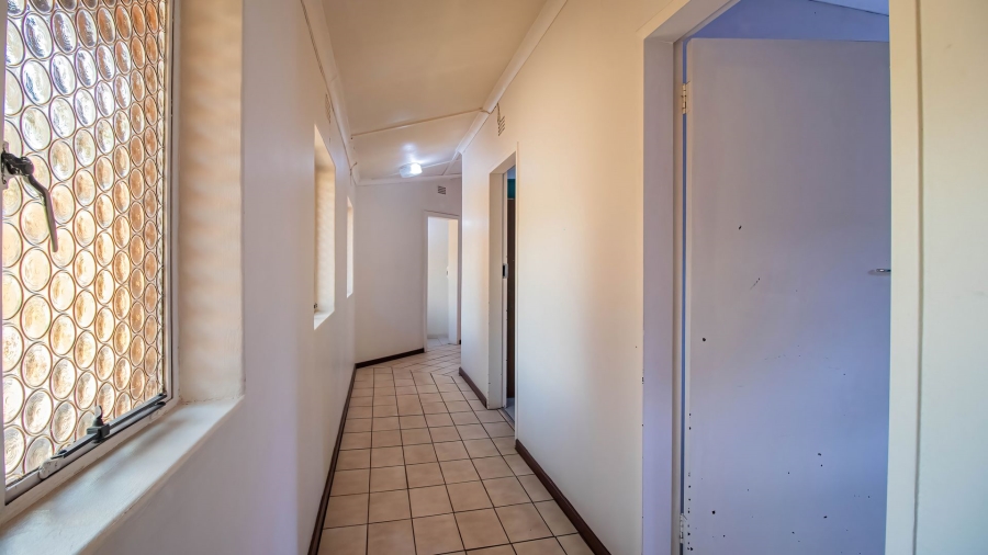 5 Bedroom Property for Sale in Mondeor Gauteng