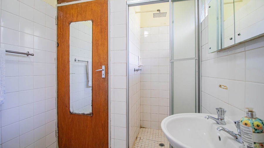 5 Bedroom Property for Sale in Mondeor Gauteng