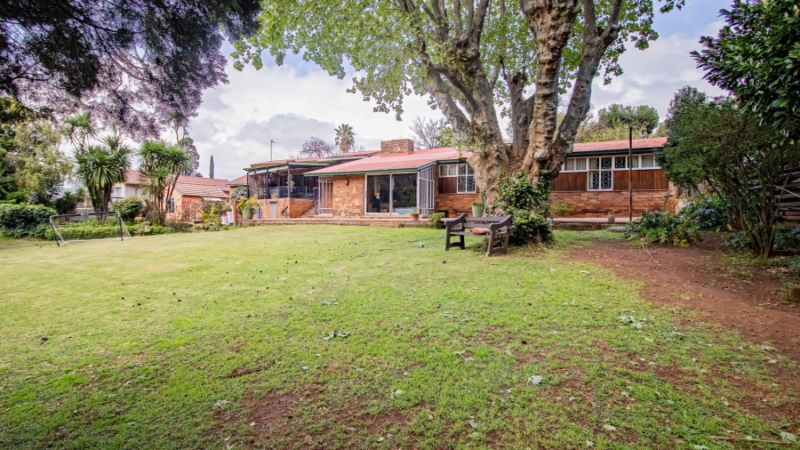 5 Bedroom Property for Sale in Mondeor Gauteng