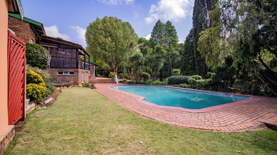 5 Bedroom Property for Sale in Mondeor Gauteng