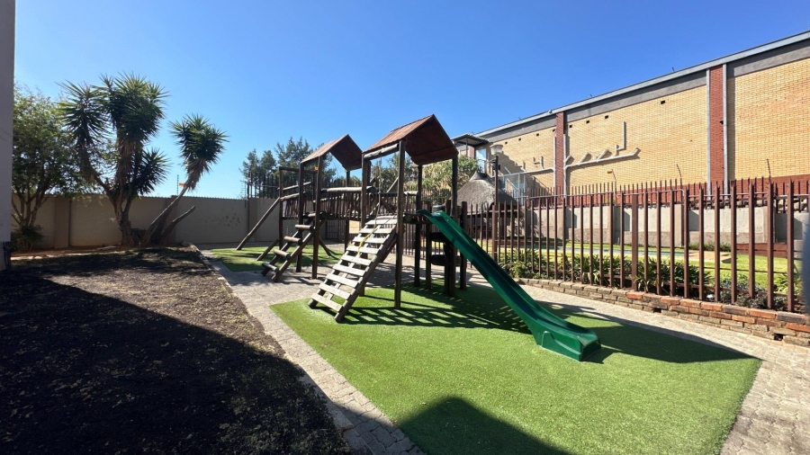 2 Bedroom Property for Sale in Suideroord Gauteng