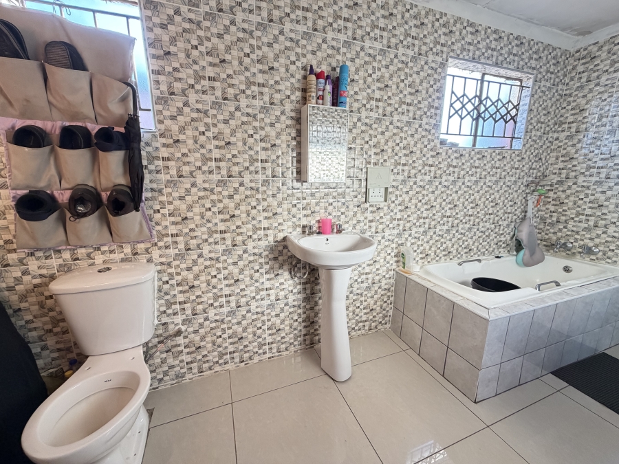 3 Bedroom Property for Sale in Lawley Gauteng