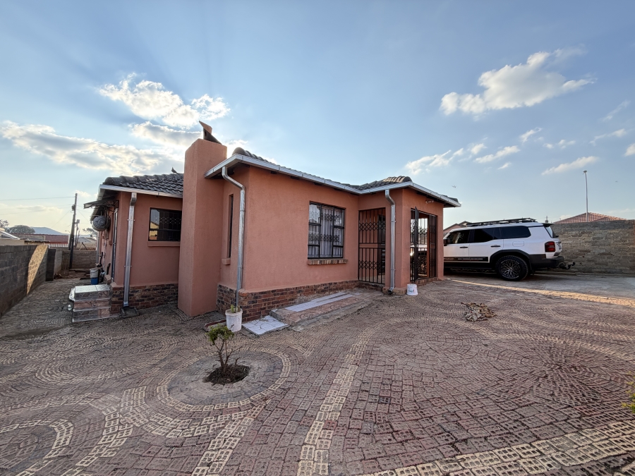 3 Bedroom Property for Sale in Lawley Gauteng