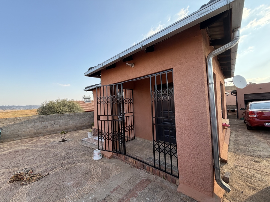 3 Bedroom Property for Sale in Lawley Gauteng