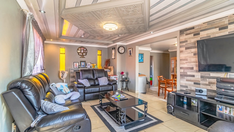 3 Bedroom Property for Sale in Lawley Gauteng