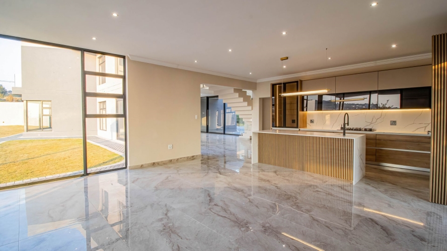 6 Bedroom Property for Sale in Eye of Africa Gauteng