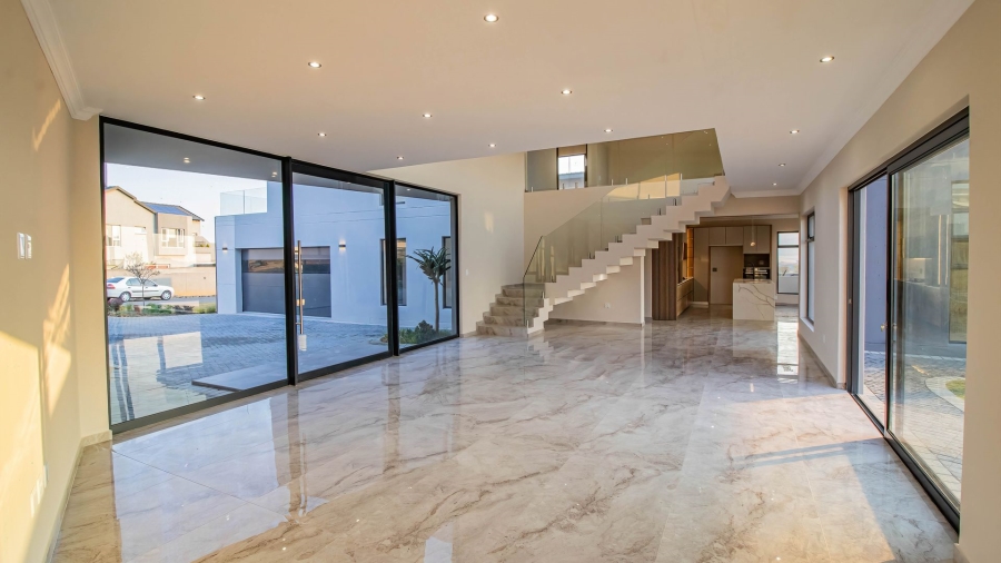 6 Bedroom Property for Sale in Eye of Africa Gauteng