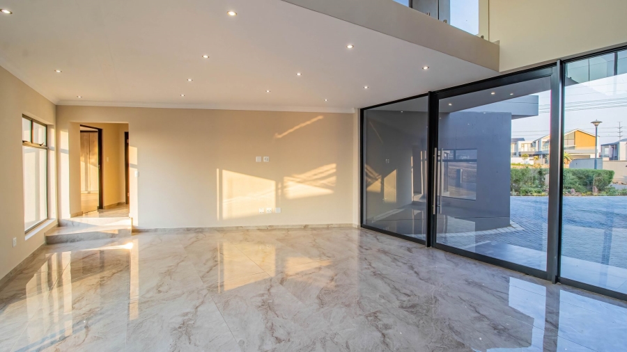 6 Bedroom Property for Sale in Eye of Africa Gauteng