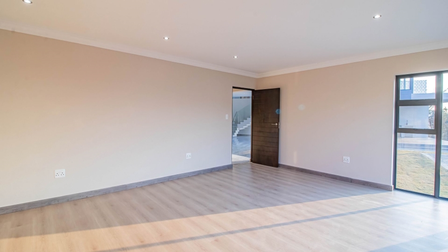 6 Bedroom Property for Sale in Eye of Africa Gauteng