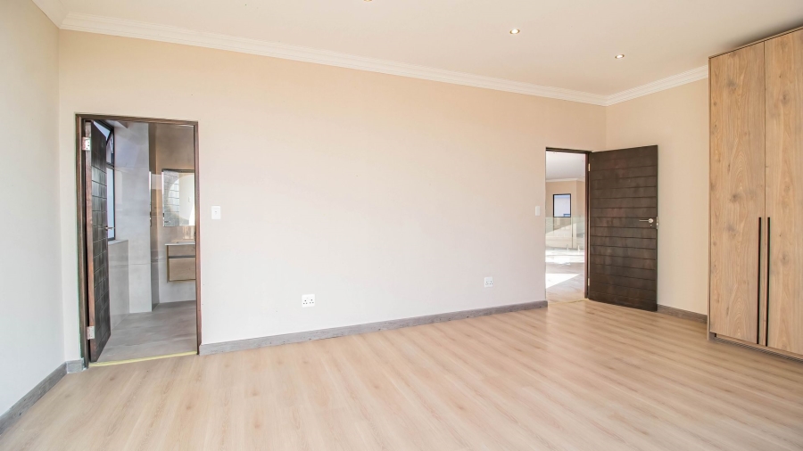 6 Bedroom Property for Sale in Eye of Africa Gauteng