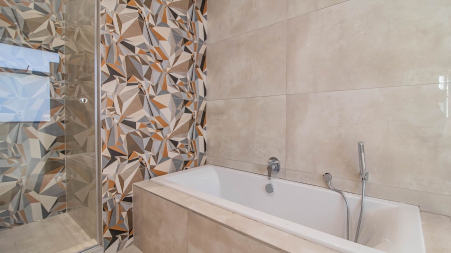 6 Bedroom Property for Sale in Eye of Africa Gauteng