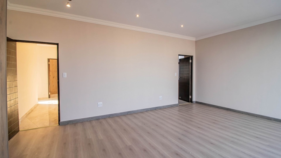 6 Bedroom Property for Sale in Eye of Africa Gauteng