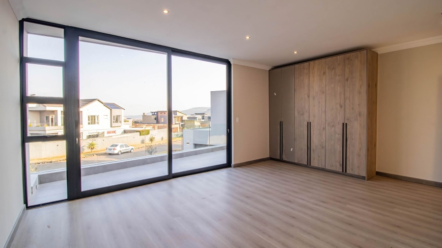 6 Bedroom Property for Sale in Eye of Africa Gauteng