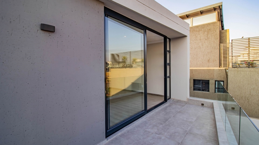 6 Bedroom Property for Sale in Eye of Africa Gauteng