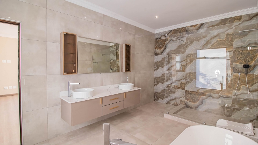 6 Bedroom Property for Sale in Eye of Africa Gauteng