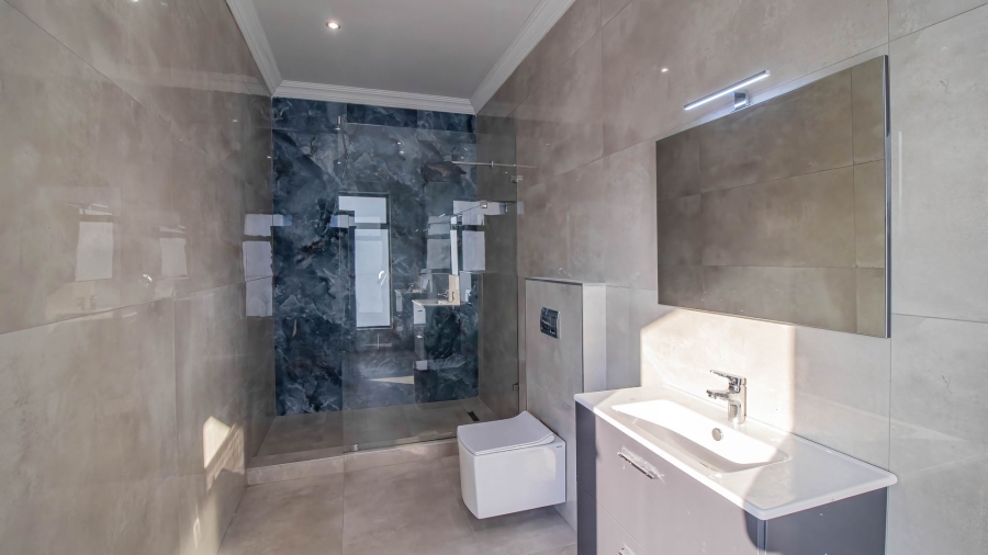 6 Bedroom Property for Sale in Eye of Africa Gauteng