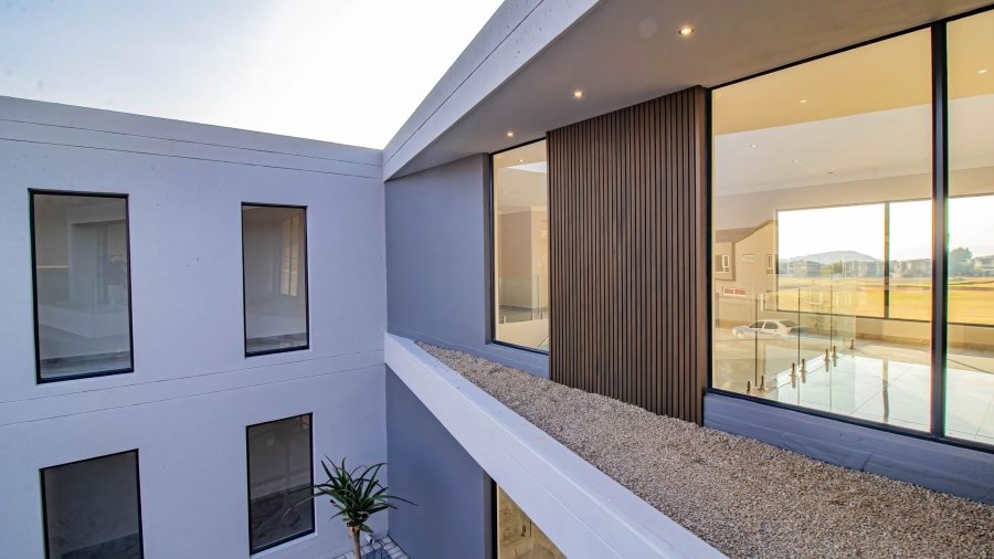 6 Bedroom Property for Sale in Eye of Africa Gauteng