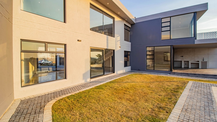 6 Bedroom Property for Sale in Eye of Africa Gauteng