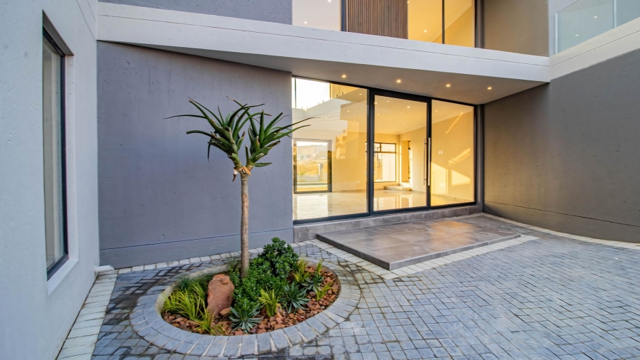 6 Bedroom Property for Sale in Eye of Africa Gauteng