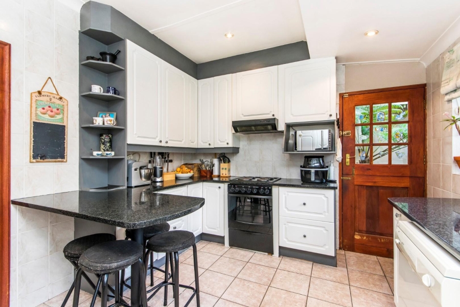 To Let 4 Bedroom Property for Rent in Parkmore Gauteng
