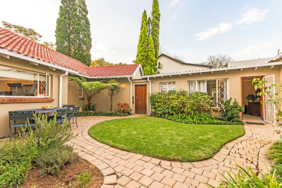 To Let 4 Bedroom Property for Rent in Parkmore Gauteng