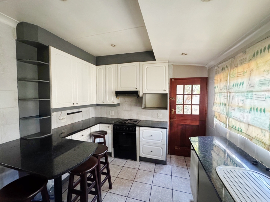 To Let 4 Bedroom Property for Rent in Parkmore Gauteng