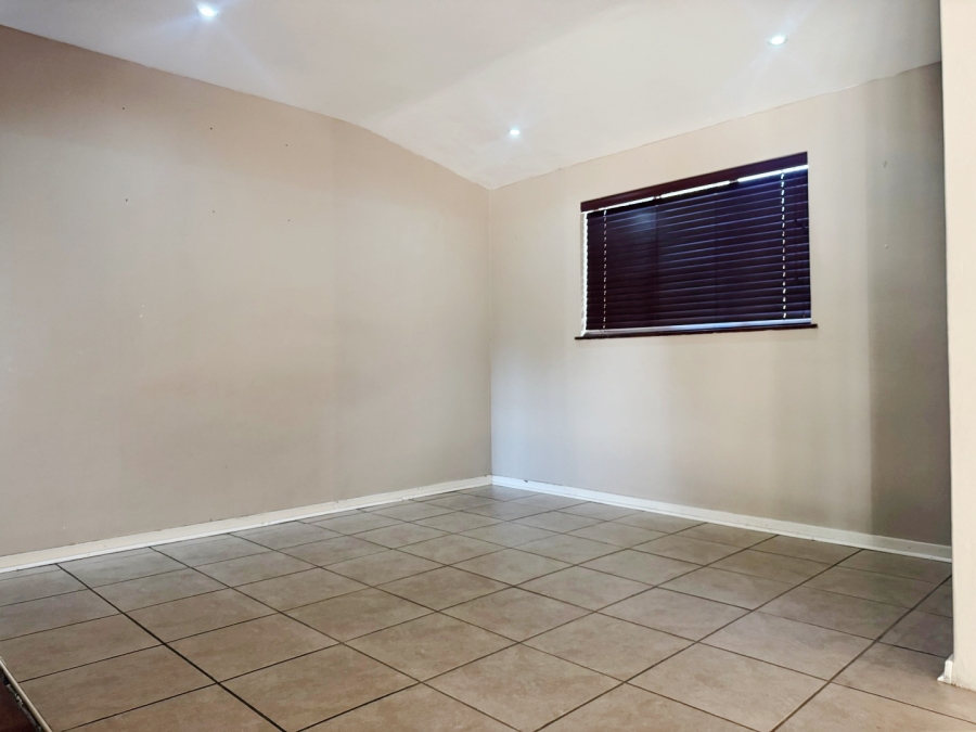 To Let 4 Bedroom Property for Rent in Parkmore Gauteng