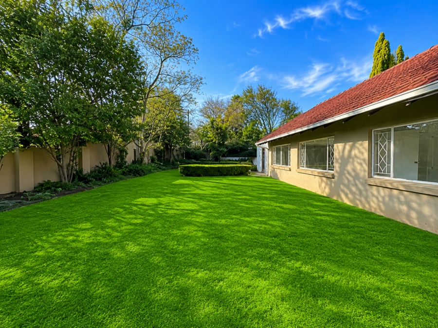 To Let 4 Bedroom Property for Rent in Parkmore Gauteng